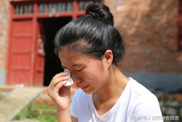 當初我「不顧父母反對」硬要嫁，一次回娘家吃飯「母親遲遲不上桌」，走進廚房...我傷心痛哭！ 
