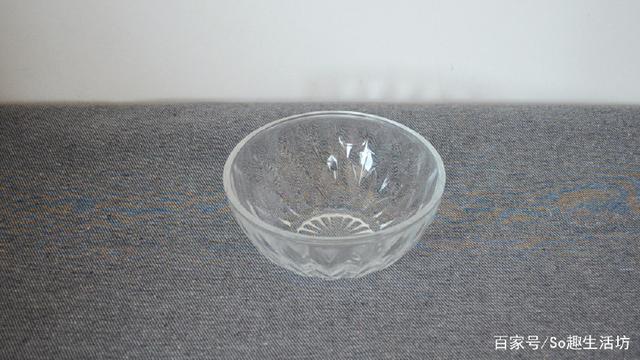 手指被刺扎到了用針都挑不出來？只需用它泡一泡，讓刺自己跑出來！ 