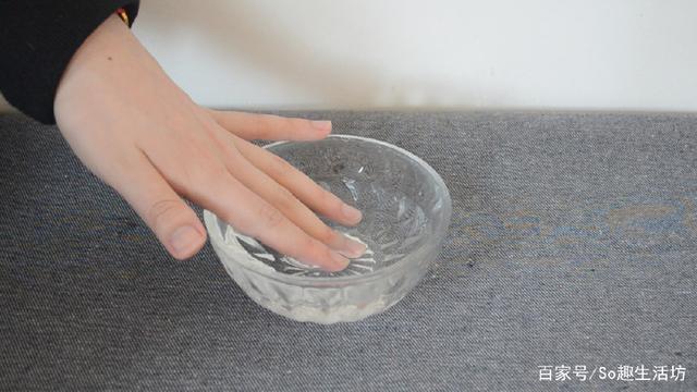 手指被刺扎到了用針都挑不出來？只需用它泡一泡，讓刺自己跑出來！ 