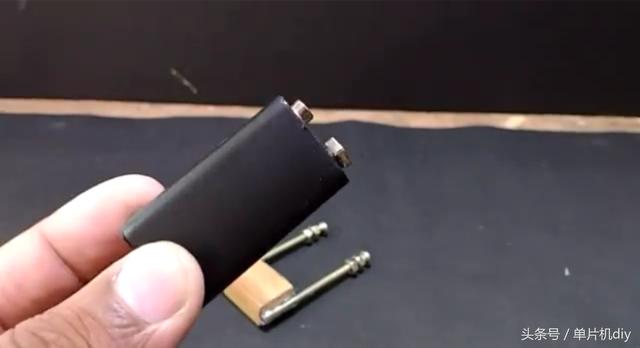 別再用傳統打火機了，教你做一個電子打火機 