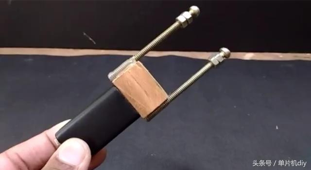 別再用傳統打火機了，教你做一個電子打火機 
