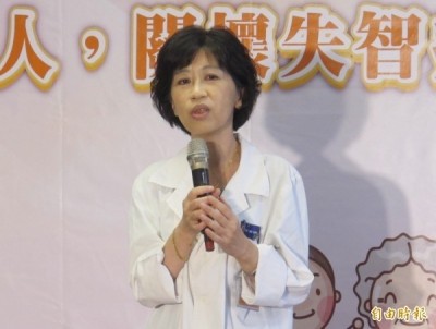 小S非洲玩出意外！「右手廢了」緊急送醫   