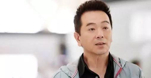 台灣八九十年代當紅小生張晨光生活照，兩個兒子均是試管嬰兒，他和這樣的女人在一起！