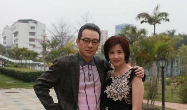 台灣八九十年代當紅小生張晨光生活照，兩個兒子均是試管嬰兒，他和這樣的女人在一起！