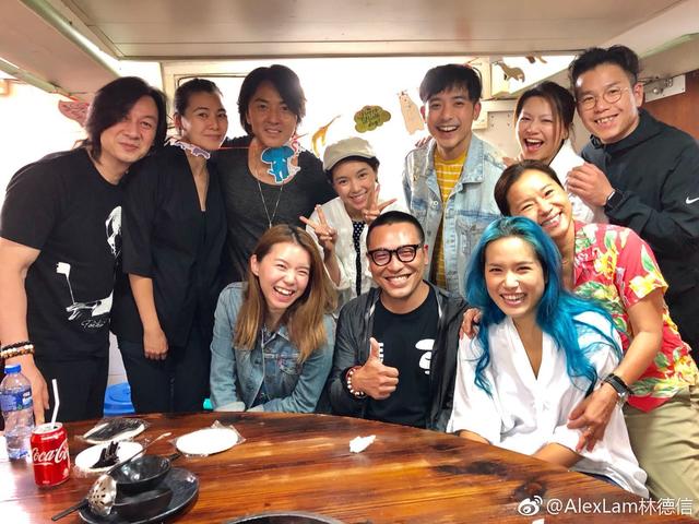 鄭伊健45歲老婆罕見露面被嫌老，看了24歲的蒙嘉慧，你才明白為什麼鄭伊健會放棄雙琪獨寵她！