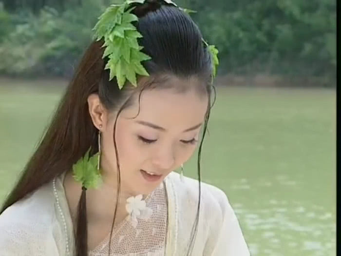 22歲嫁豪門，繼子跟她對著干，兒子扇她耳光，家庭地位不如保姆！