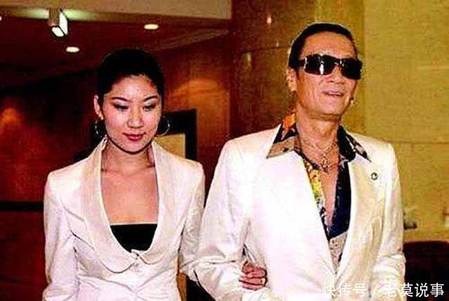 謝賢為留住小49歲的女友，靠藥維持，女友一番話令人咋舌！