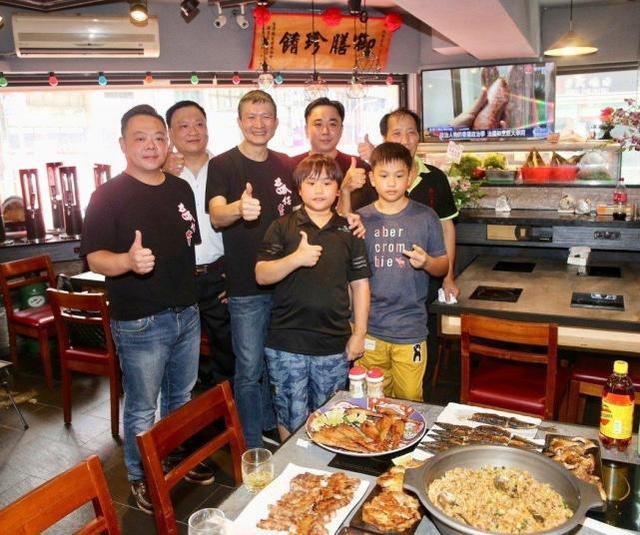 天才童星子承父業紅極一時，如今上初中變矮胖身高不及小學生！