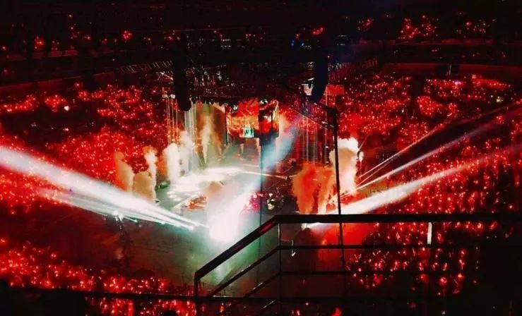 【花火】華晨宇要和歌迷在演唱會上搞轟動宇宙的大事情！