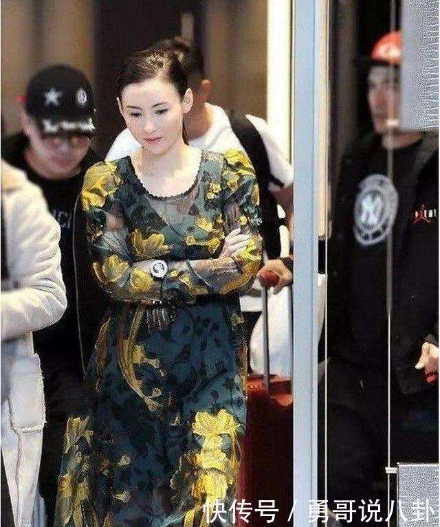 張柏芝近照一曝光, 網友炸開鍋了: 這下謝霆鋒該後悔了!