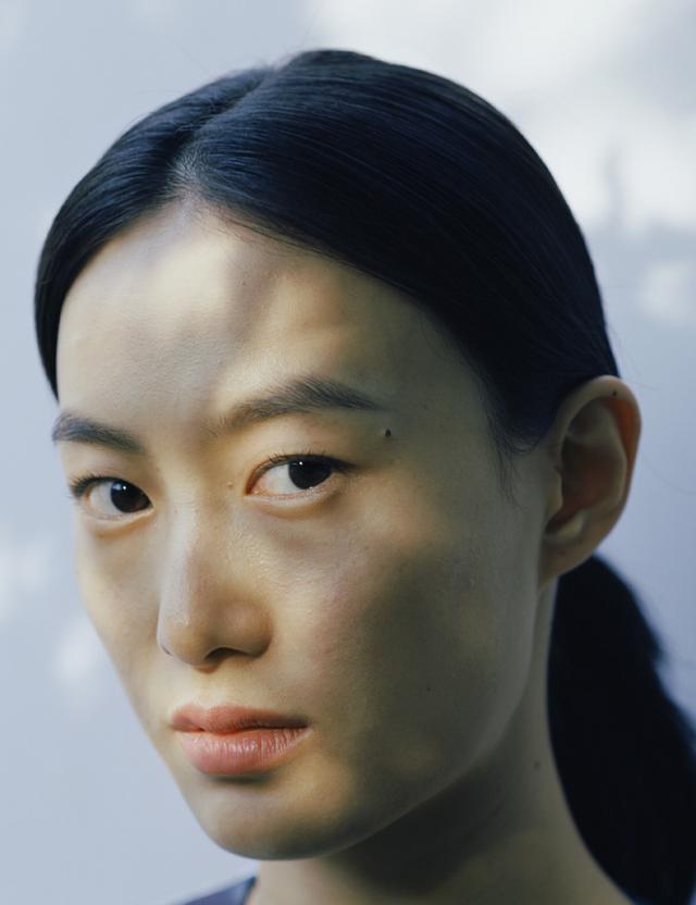 陳冠希的老婆秦舒培拍素顏寫真，網友：換成別人真不敢拍！
