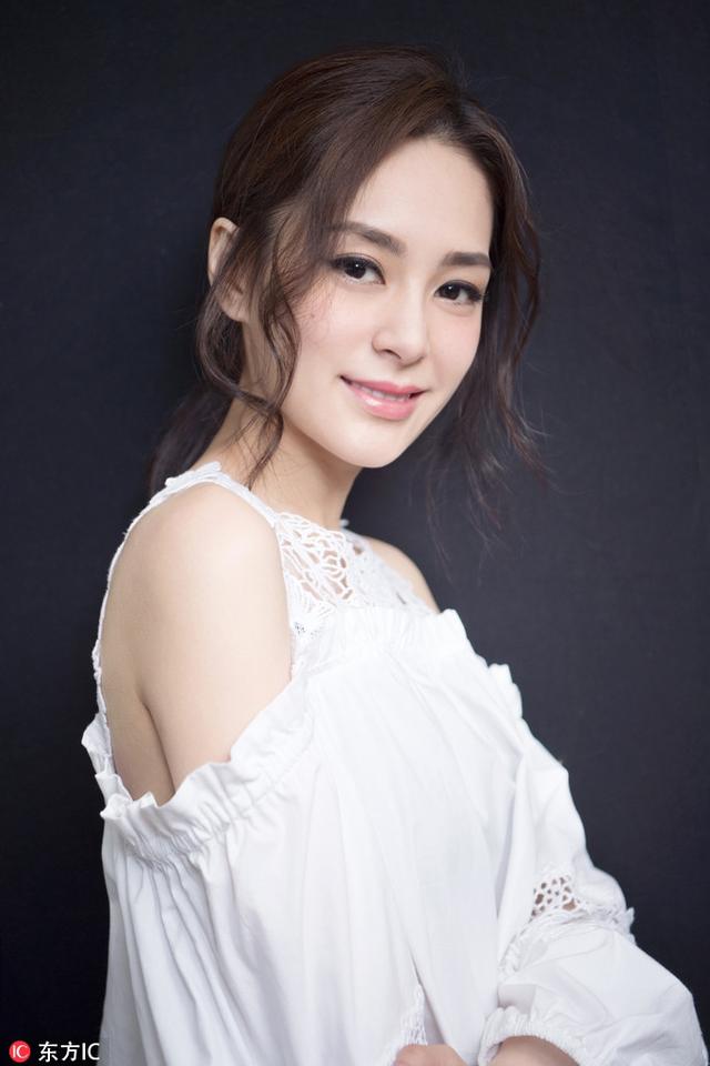陳冠希的老婆秦舒培拍素顏寫真，網友：換成別人真不敢拍！