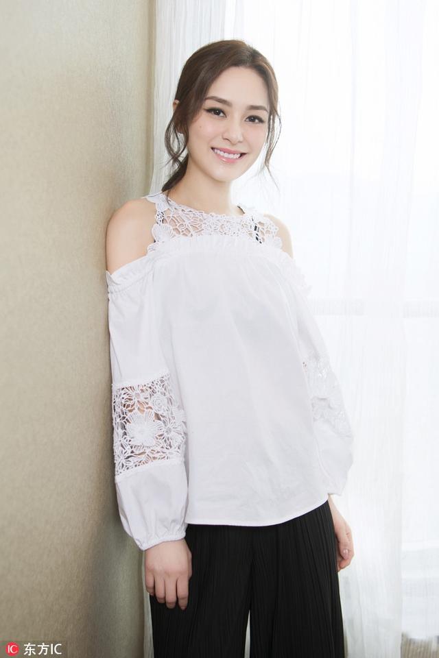 陳冠希的老婆秦舒培拍素顏寫真，網友：換成別人真不敢拍！