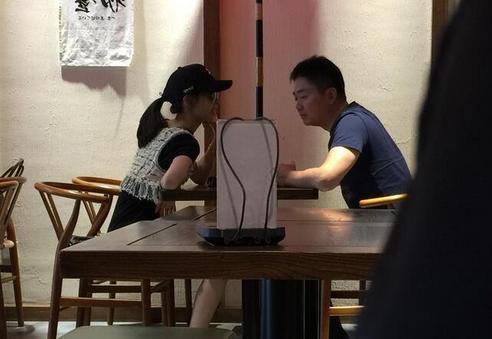 黃曉明是寵妻狂魔這件事已經人盡皆知，可他們愛起老婆完全不輸啊