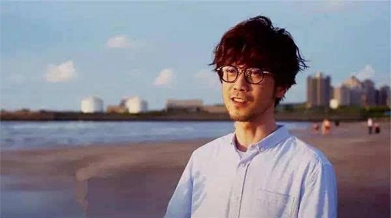 當年他唱完這首歌，就因病離開了歌壇，讓這首歌沉寂了17年