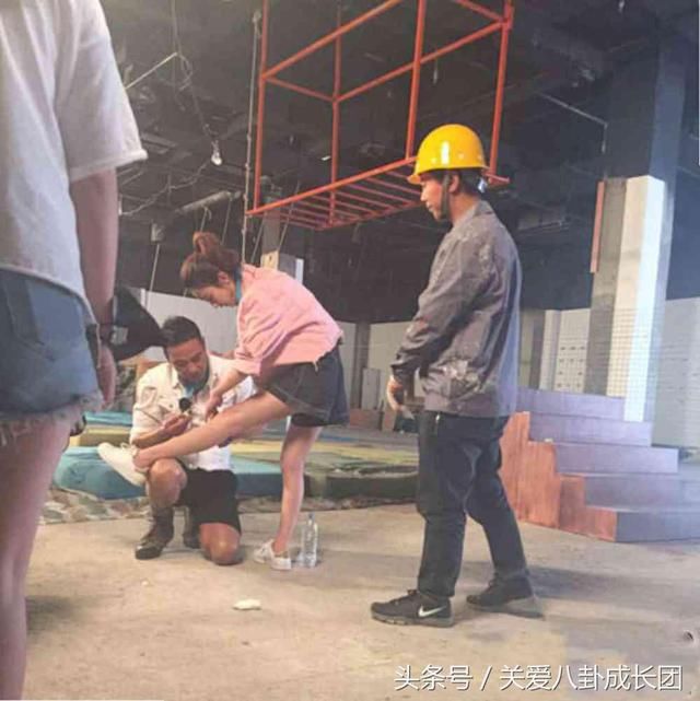 女星摔倒的一瞬間:柳岩最聰明，梁詠琪摔慘，趙麗穎摔的讓人心疼！