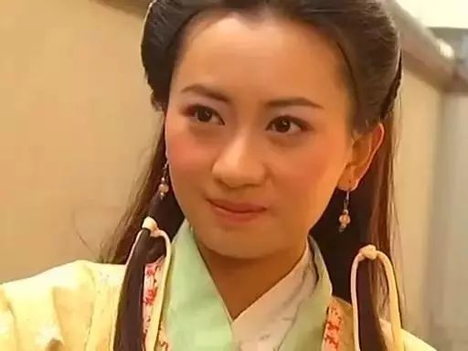 在TVB拍了16年戲都沒有代表作, 專演女兒或丫鬟！息影當少奶奶後, 40歲的她竟然變成這樣了！