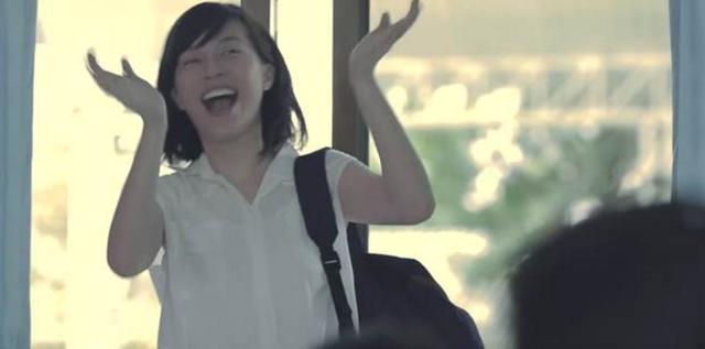 女學生「未婚先有」遭眾人指指點點！受盡委屈「獨立養大女兒」最後終於說出孩子的來歷...背後辛酸好催淚！ 