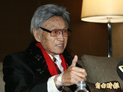 丁文琪廁所外等林宥嘉 被問...臉上三條線  