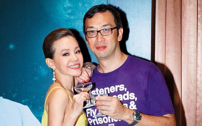 彭佳慧街頭擁吻壯男「認了3月已離婚」，語重心長曝光「手寫聲明」：一切都變了！