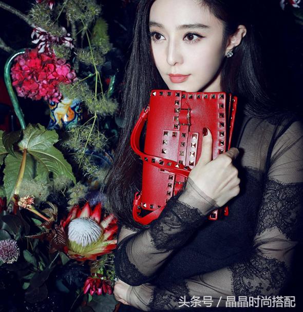 巴黎時裝周范冰冰黑色蕾絲禮服裙，誘惑可人
