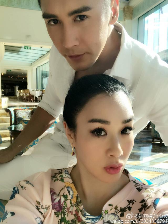四張照片兩個小動作，就暴露了張倫碩是否真愛鍾麗緹，網友：心疼 