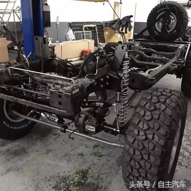 有錢就是不一樣，來看看土豪爆改牧馬人，這還是車嗎？