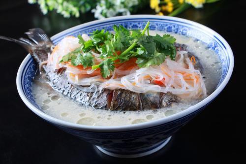 健康小知識！鯽魚去腥味做出美味鯽魚湯，只需幾招，很簡單！