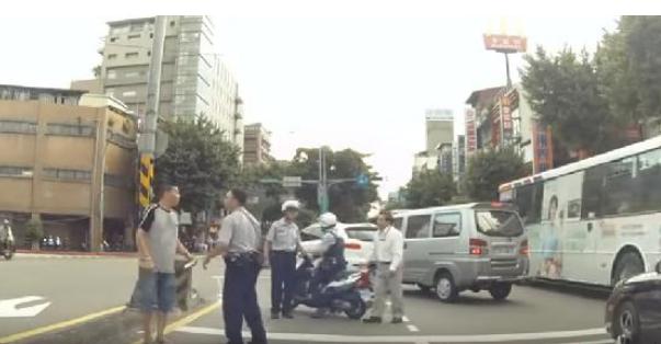 出了車禍後千萬別「說這些話」！不然你就會「賠慘」！學起來千萬別跟錢包過不去啊！！