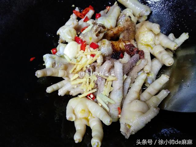 雞爪和這食材一起真是太好吃了，一星期准做一次，每次都啃精光！