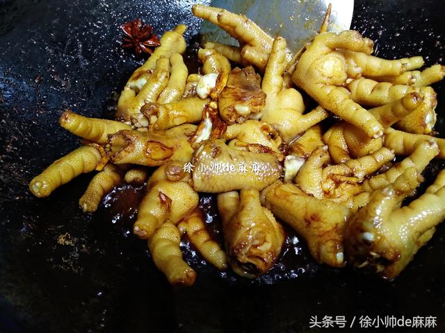 雞爪和這食材一起真是太好吃了，一星期准做一次，每次都啃精光！