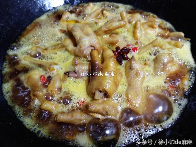 雞爪和這食材一起真是太好吃了，一星期准做一次，每次都啃精光！
