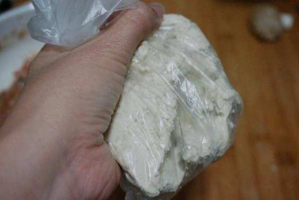 我做的丸子不用反覆炸，也能外焦裡嫩，只因為加了它！太好吃了！ 