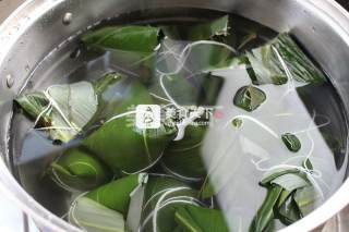 玫瑰花醬淋紅豆棗粽的做法_不一樣的粽子——玫瑰花醬淋紅豆蜜棗粽_菜譜 