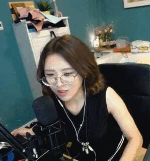 小姨子注意一下你的隱私，別人都看見了