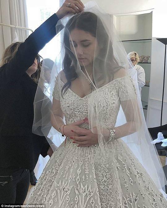 炫富極致！俄羅斯18歲地產千金辦千萬婚禮 婚紗140萬食物299萬