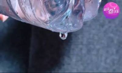 讓馬桶長時間保持乾淨、無異味，只需要一個秘密武器！這樣做之後一個月不刷馬桶竟然還比天天刷乾淨...   