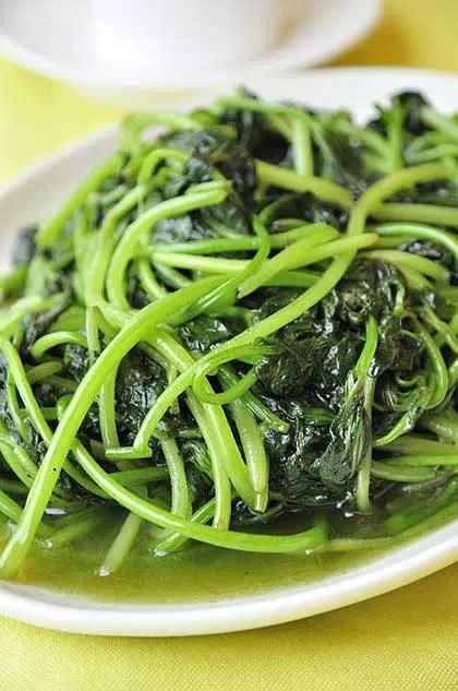 夏天家裡常炒它，清淡消暑！阿基師教你炒地瓜葉「不變黑」秘訣！可惜超少人知道！一定要分享出去！！ 