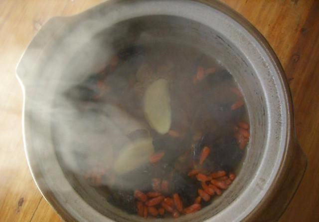一碗豬腰湯，勝過很多滋補藥膳，湯鮮肉嫩沒腥味，做法還很簡單！ 