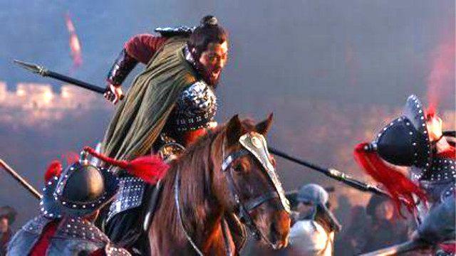 為什麼很多「現代人拿不起來古代兵器」？難道是我們身體素質不行，比不上古代人？ 