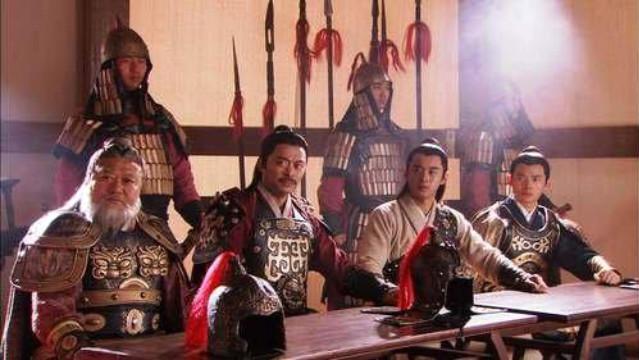 為什麼很多「現代人拿不起來古代兵器」？難道是我們身體素質不行，比不上古代人？ 