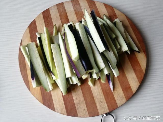 茄子的家常做法，只多做這一步，不用油炸，不油膩，好吃到停不下來！ 
