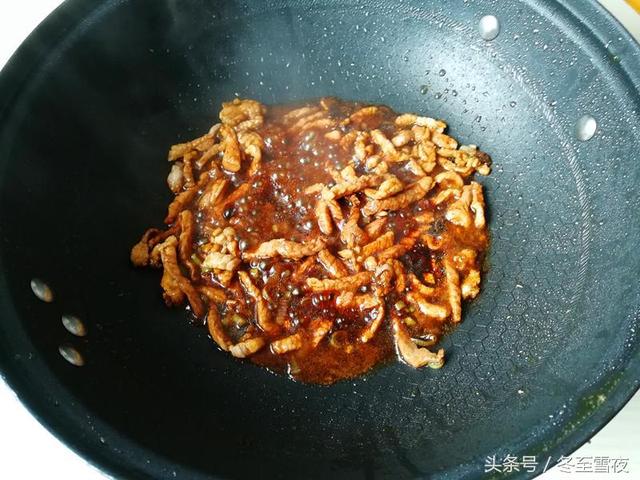 茄子的家常做法，只多做這一步，不用油炸，不油膩，好吃到停不下來！ 