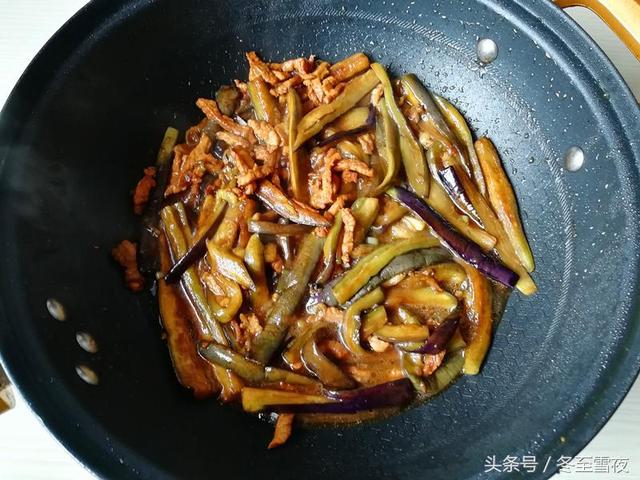 茄子的家常做法，只多做這一步，不用油炸，不油膩，好吃到停不下來！ 