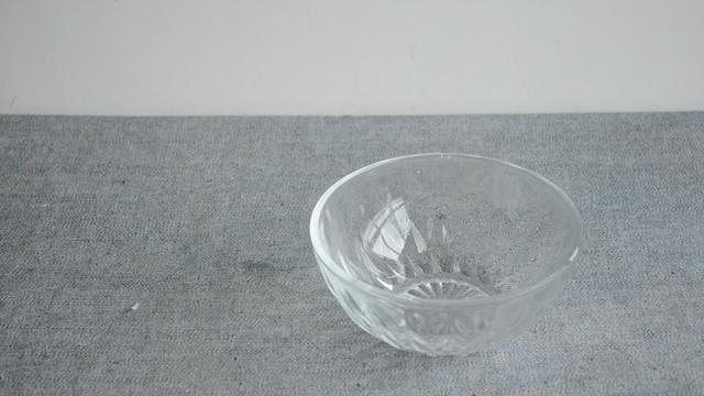 「白醋加食鹽」沒想到這麼厲害，放在家裡 解決了家家戶戶困擾的問題！