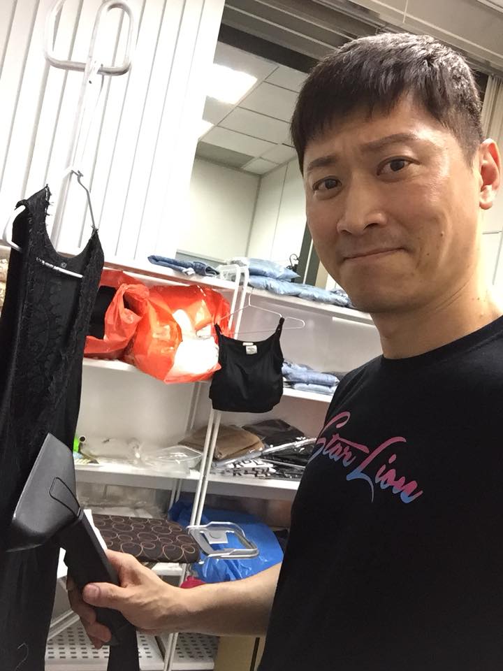 侯昌明一家4口連假都在趕工！國小剛畢業的兒子「半夜幫忙燙衣服」衝千萬業績，網友讚爆：好窩心！ 