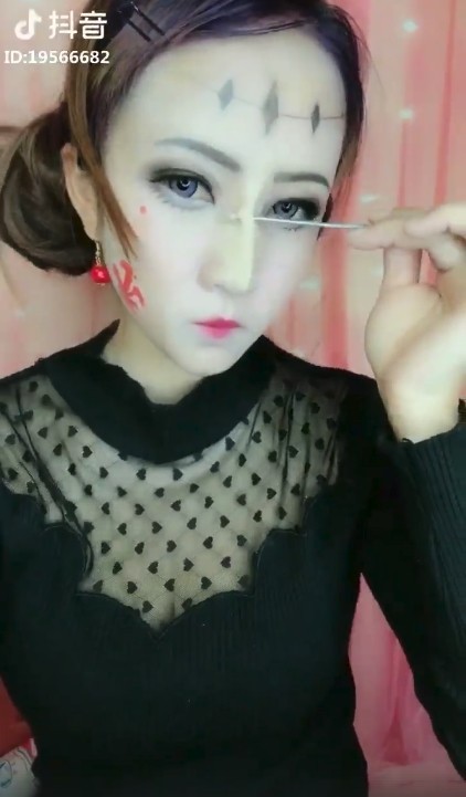 亞洲四大邪術再升級，加個假鼻樑大媽都能變美女！ 