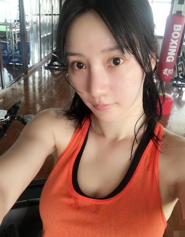 直擊：娛樂圈最美素顏女神，阿嬌的素顏比化妝後還美！ 