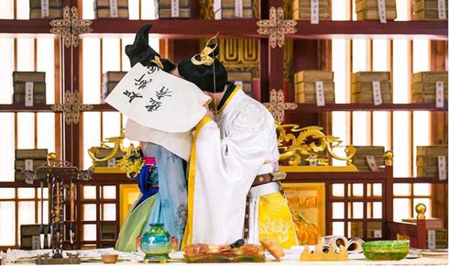 金晨、汪東城主演的下飯劇《萌妃駕到》復播，會員沒白充 