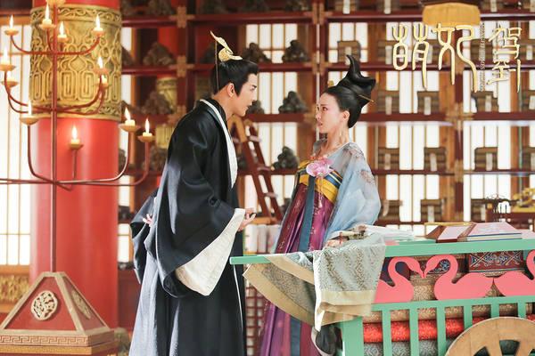 金晨、汪東城主演的下飯劇《萌妃駕到》復播，會員沒白充 